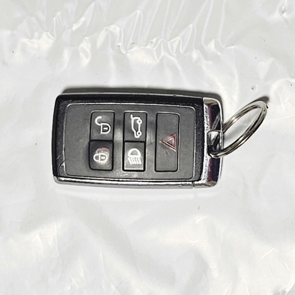 KEYS CAR (LAND ROVER) - Picture 2 of 3